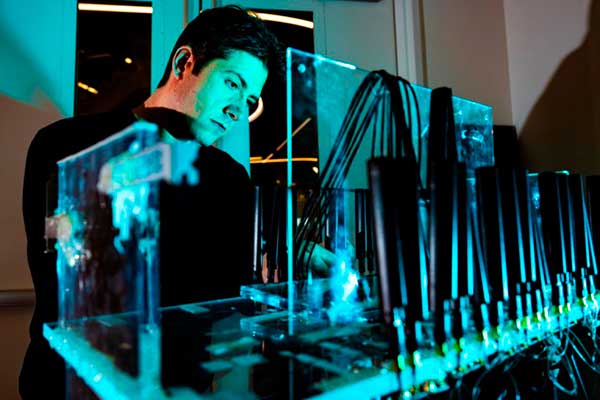 Restuccia Receives Prestigious PECASE Award